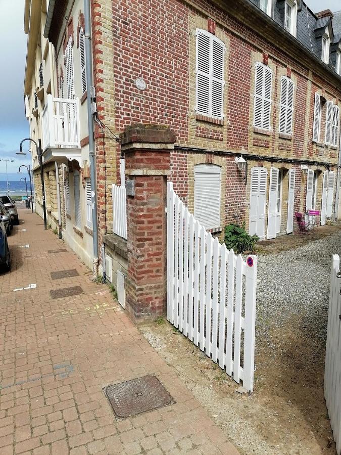 Le Cottage De Gabriel Front De Mer Вилле-сюр-Мер Экстерьер фото